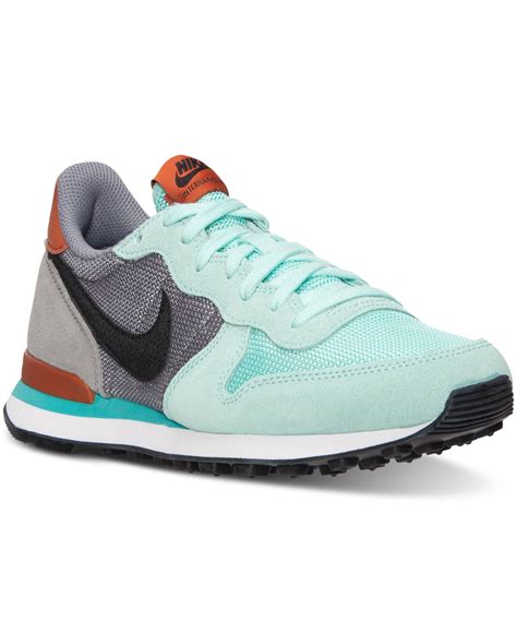 women's Nike internationalist shoes